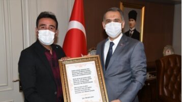 Adıyaman Valisi Mahmut Çuhadar’a Çok Anlamlı Hediye