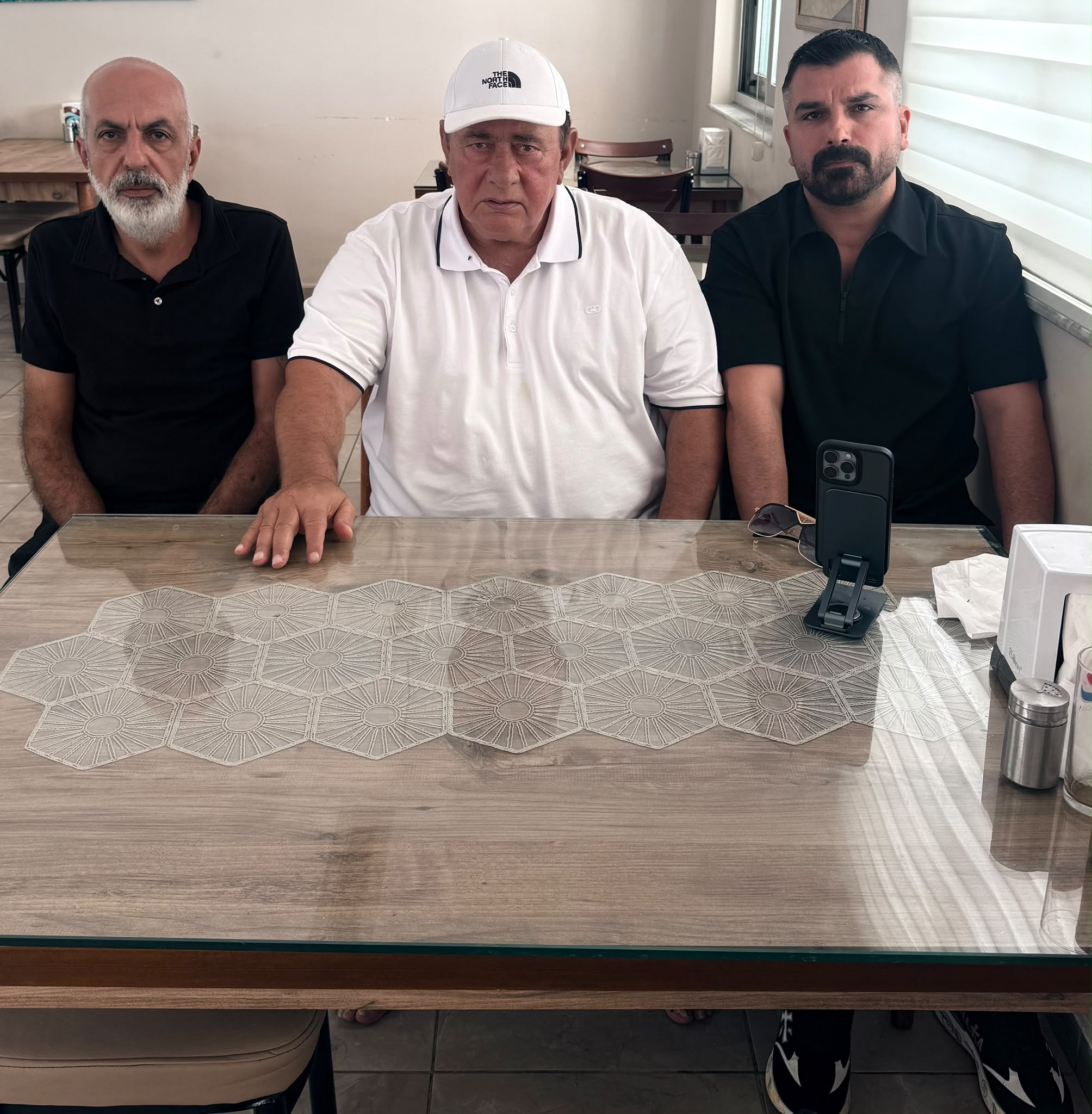 ÇUKUROVA’NUN TANINMIŞ İŞ İNSANLARI ÇAKICI İLE BİR ARAYA GELDİ